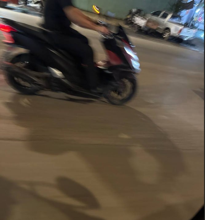 大晚上打嘟嘟车，把我拉到警察局去了